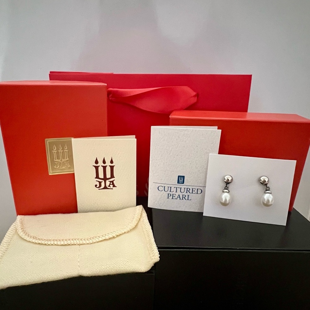 Authentic James Avery Cultured Pearl Silver Earrings (for pierced ears) - NIB